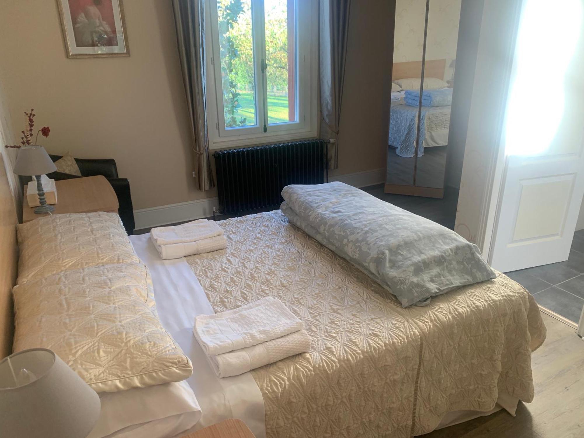Le Pontet Panzió Miramont-de-Guyenne Kültér fotó